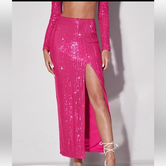 HOT PINK SEQUIN SKIRT ✨ - Picture 1 of 4